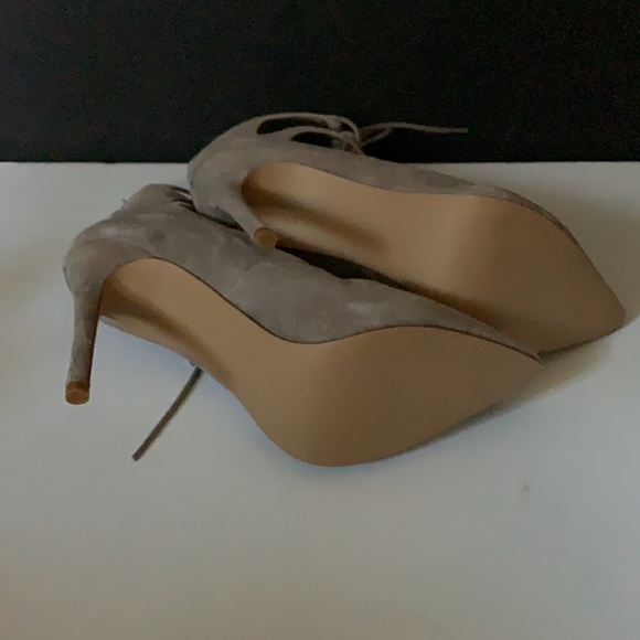 New with box Steve Madden yeskia taupe suede heels - Picture 7 of 7